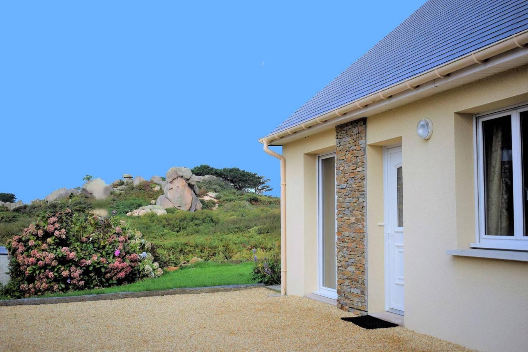 Villa Maison 3 Etoiles De Plain-pied Avec Wifi Bel Environnement A Ploumanac'h - Ref 338